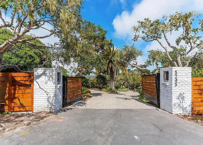 3900 Palm House On Cabrillo