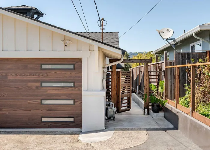 The Midtown Cottage- W/ Private Entrance And Views